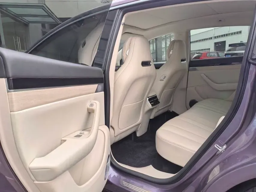 2025 Luxeed R7 REEV 156HP REEV 37KWH,autocango,china used car exporter,china ev exporter,chinese used car exporter,chinese used ev exporter