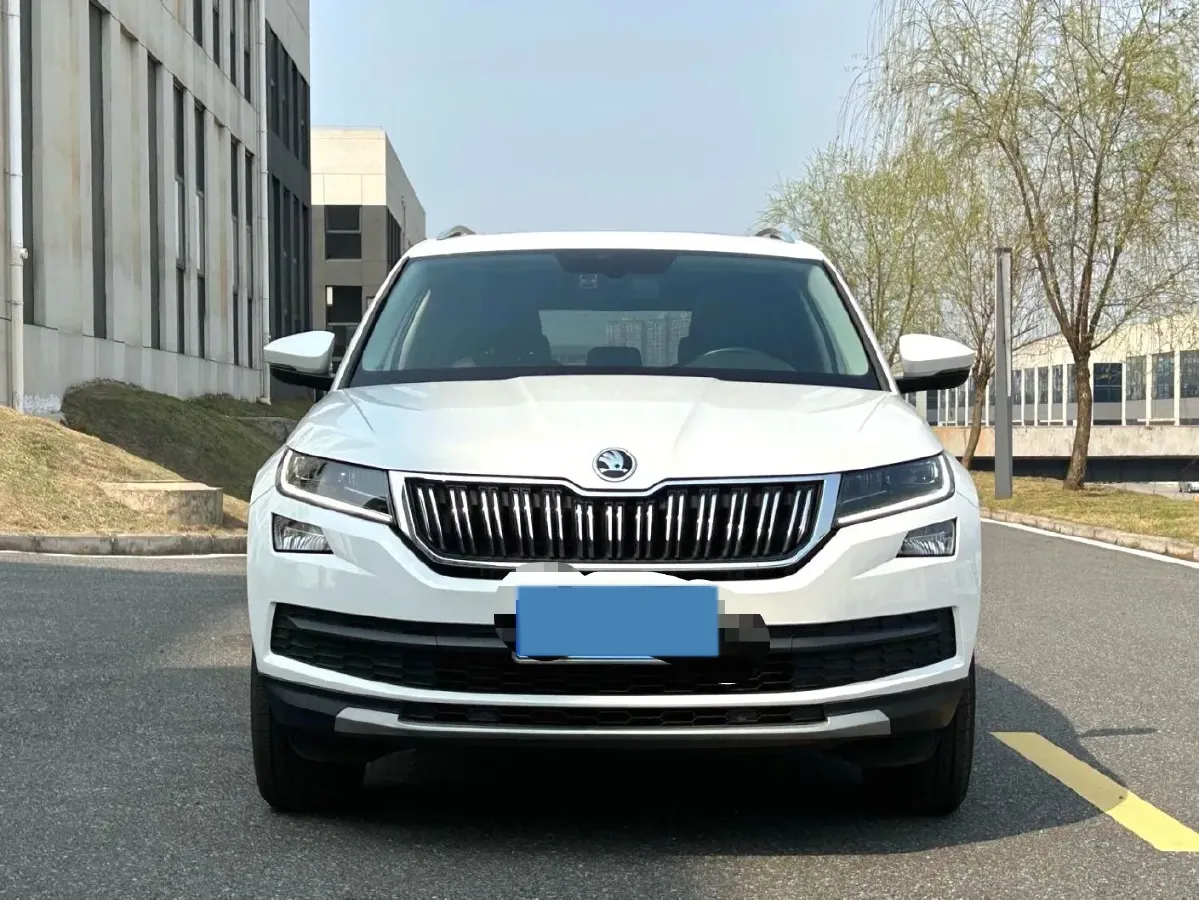 2020 Skoda Kodiak 2.0T 186HP L4 7DCT,autocango,china used car exporter,china ev exporter,chinese used car exporter,chinese used ev exporter