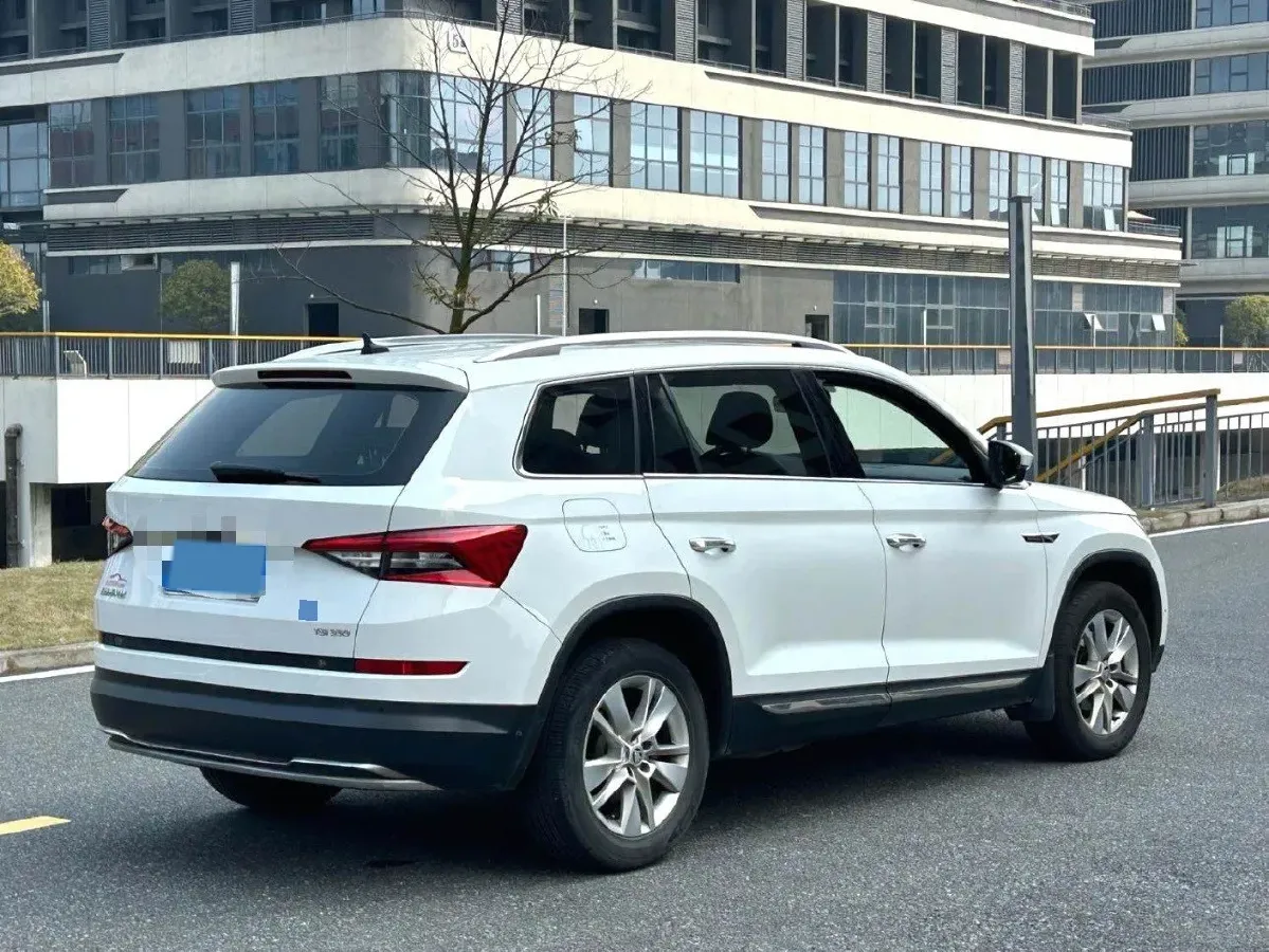 2020 Skoda Kodiak 2.0T 186HP L4 7DCT,autocango,china used car exporter,china ev exporter,chinese used car exporter,chinese used ev exporter