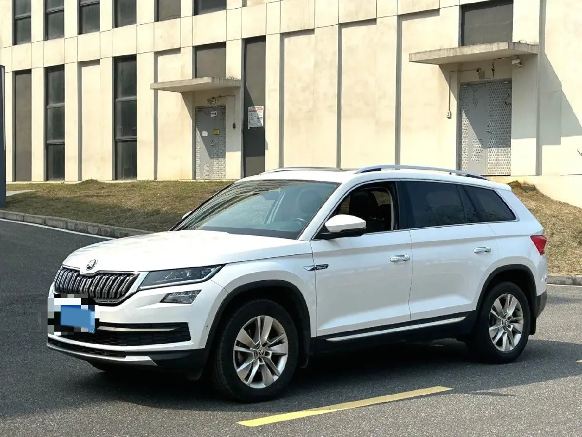 2020 Skoda Kodiak 2.0T 186HP L4 7DCT,autocango,china used car exporter,china ev exporter,chinese used car exporter,chinese used ev exporter