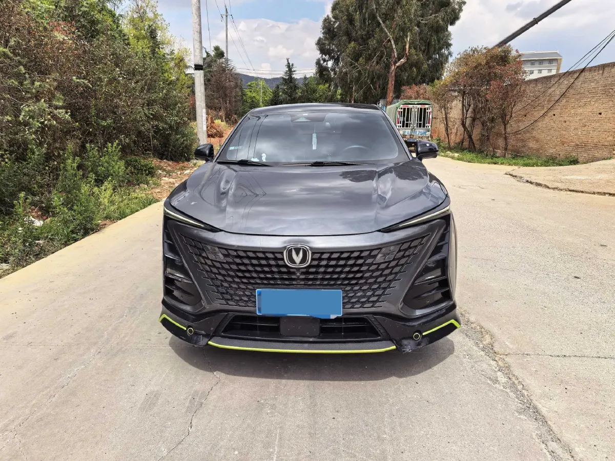 2022 ChangAn UNI-T 1.5T 188HP L4 7DCT,autocango,china used car exporter,china ev exporter,chinese used car exporter,chinese used ev exporter