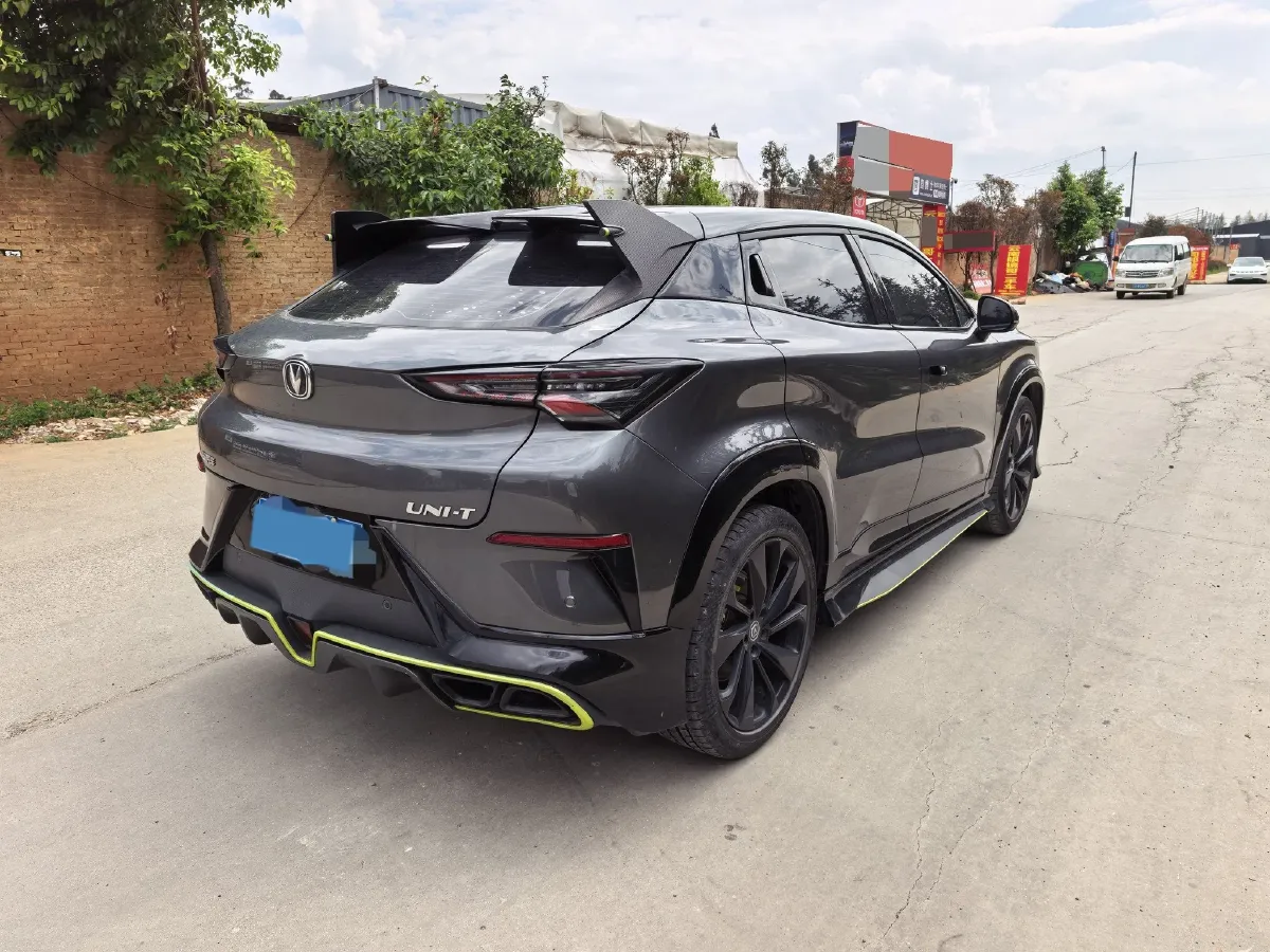 2022 ChangAn UNI-T 1.5T 188HP L4 7DCT,autocango,china used car exporter,china ev exporter,chinese used car exporter,chinese used ev exporter