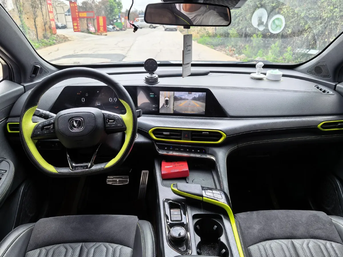 2022 ChangAn UNI-T 1.5T 188HP L4 7DCT,autocango,china used car exporter,china ev exporter,chinese used car exporter,chinese used ev exporter