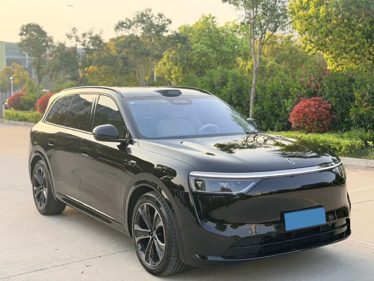 2025 AITO AITO M8 REEV 160HP REEV 53.4KWH,autocango,china used car exporter,china ev exporter,chinese used car exporter,chinese used ev exporter