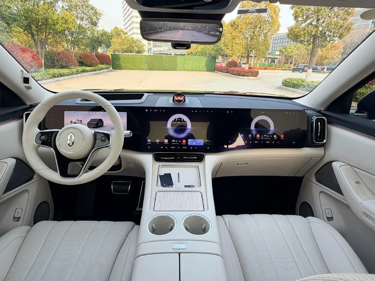 2025 AITO AITO M8 REEV 160HP REEV 53.4KWH,autocango,china used car exporter,china ev exporter,chinese used car exporter,chinese used ev exporter