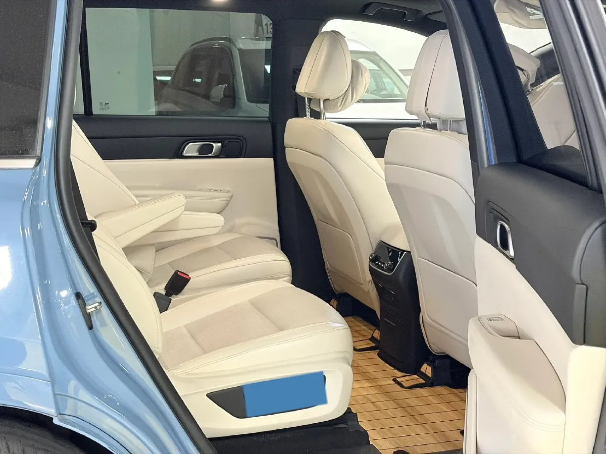 2021 Li ONE Range Extended 131HP REEV 40.5KWH,autocango,china used car exporter,china ev exporter,chinese used car exporter,chinese used ev exporter