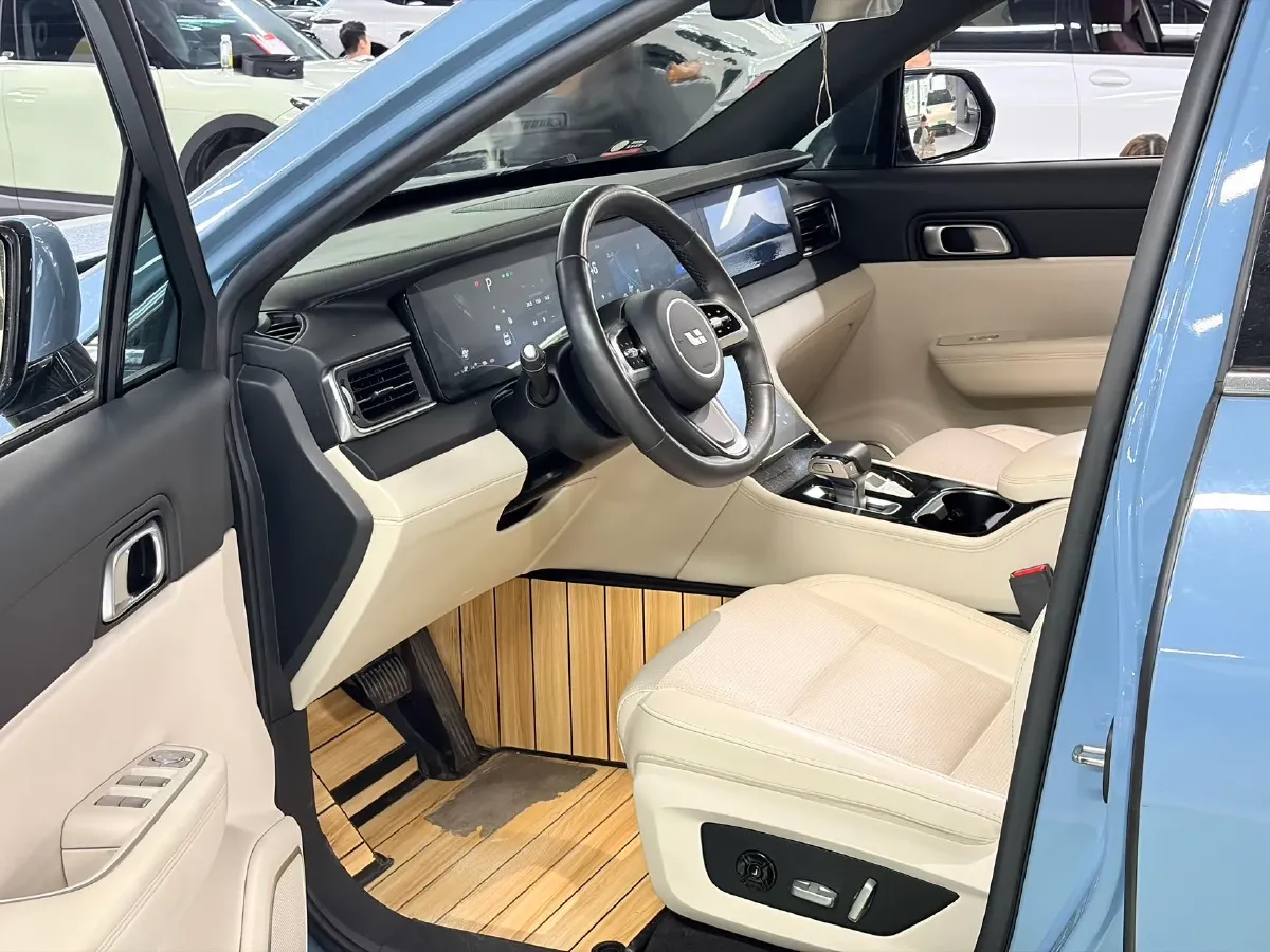 2021 Li ONE Range Extended 131HP REEV 40.5KWH,autocango,china used car exporter,china ev exporter,chinese used car exporter,chinese used ev exporter