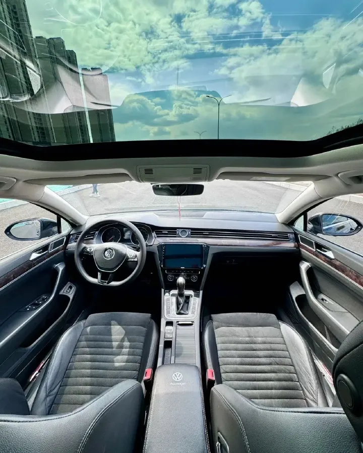 2018 Volkswagen Magotan 1.8T 180HP L4 7DCT,autocango,china used car exporter,china ev exporter,chinese used car exporter,chinese used ev exporter