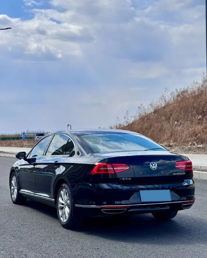 2018 Volkswagen Magotan 1.8T 180HP L4 7DCT,autocango,china used car exporter,china ev exporter,chinese used car exporter,chinese used ev exporter