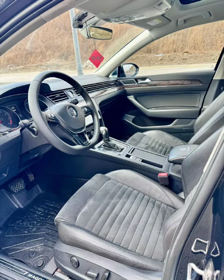 2018 Volkswagen Magotan 1.8T 180HP L4 7DCT,autocango,china used car exporter,china ev exporter,chinese used car exporter,chinese used ev exporter