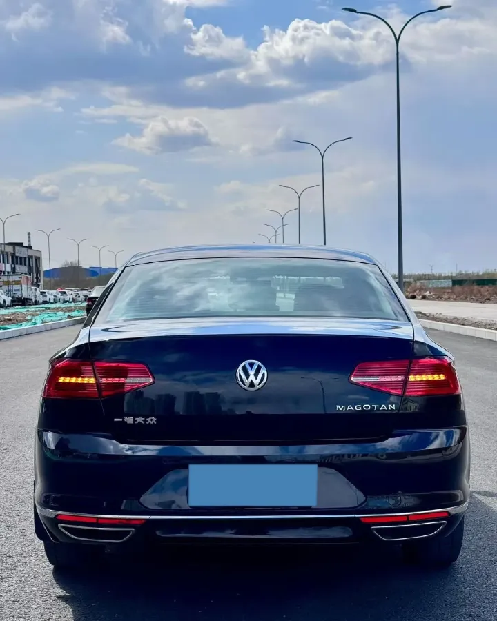 2018 Volkswagen Magotan 1.8T 180HP L4 7DCT,autocango,china used car exporter,china ev exporter,chinese used car exporter,chinese used ev exporter