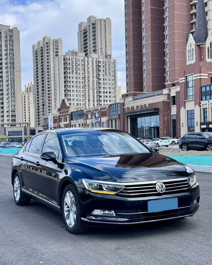 2018 Volkswagen Magotan 1.8T 180HP L4 7DCT,autocango,china used car exporter,china ev exporter,chinese used car exporter,chinese used ev exporter