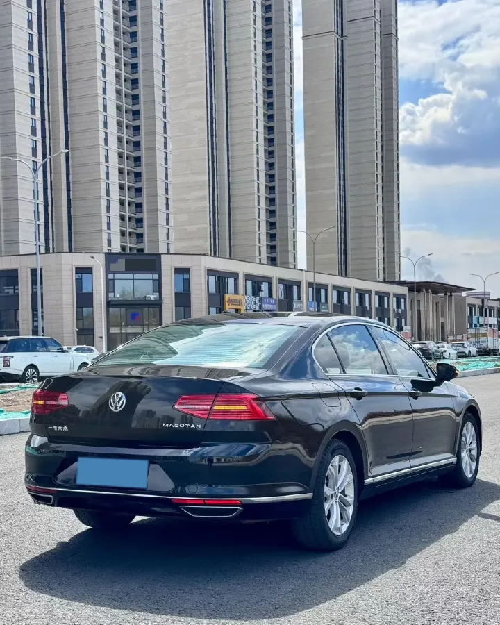 2018 Volkswagen Magotan 1.8T 180HP L4 7DCT,autocango,china used car exporter,china ev exporter,chinese used car exporter,chinese used ev exporter