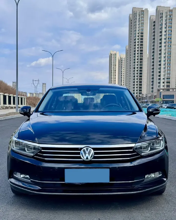 2018 Volkswagen Magotan 1.8T 180HP L4 7DCT,autocango,china used car exporter,china ev exporter,chinese used car exporter,chinese used ev exporter