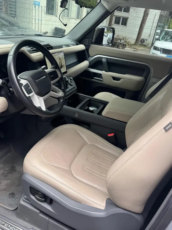 2022 Land Rover Defender 3.0T 400HP L6 8AT,autocango,china used car exporter,china ev exporter,chinese used car exporter,chinese used ev exporter