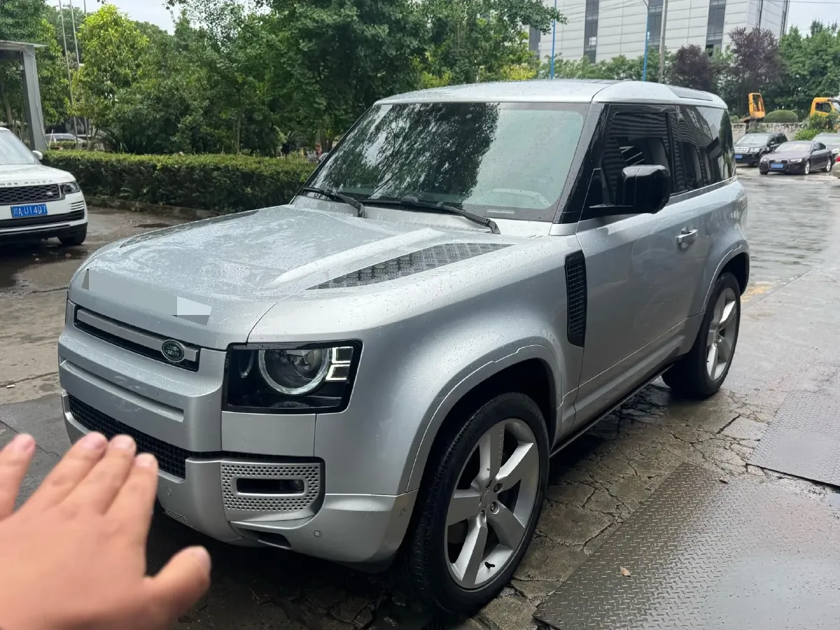 2022 Land Rover Defender 3.0T 400HP L6 8AT,autocango,china used car exporter,china ev exporter,chinese used car exporter,chinese used ev exporter