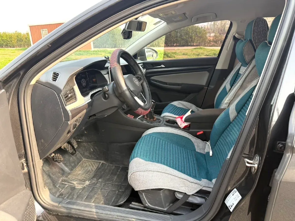 2023 Volkswagen Bora 1.2T 116HP L4 5MT,autocango,china used car exporter,china ev exporter,chinese used car exporter,chinese used ev exporter