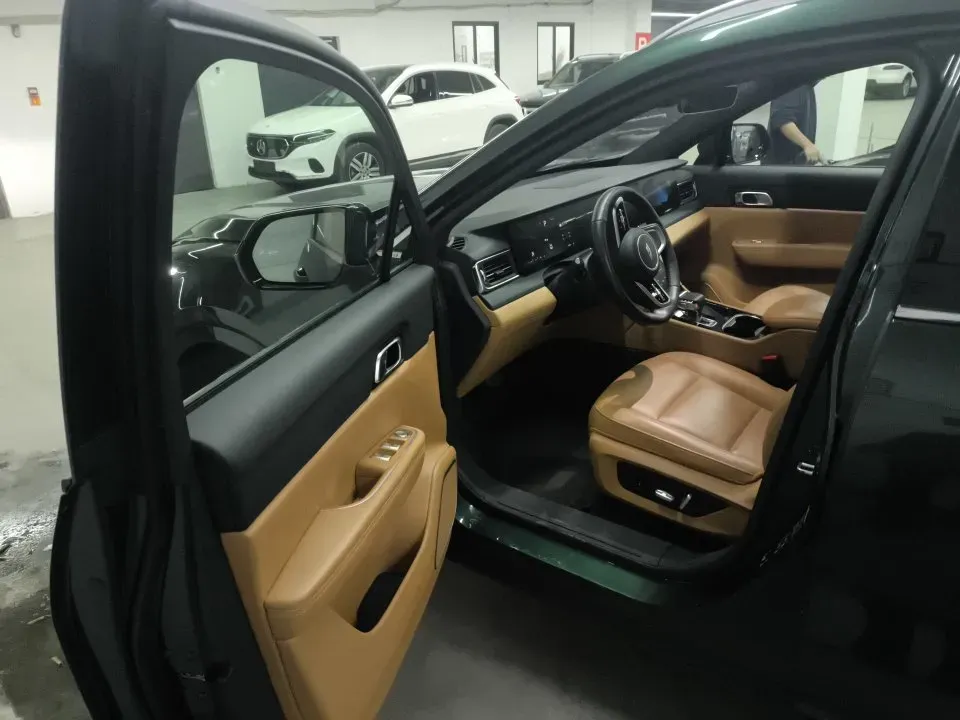 2021 Li ONE Range Extended 131HP REEV 40.5KWH,autocango,china used car exporter,china ev exporter,chinese used car exporter,chinese used ev exporter