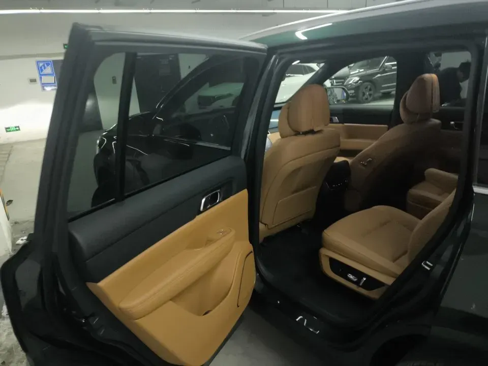 2021 Li ONE Range Extended 131HP REEV 40.5KWH,autocango,china used car exporter,china ev exporter,chinese used car exporter,chinese used ev exporter