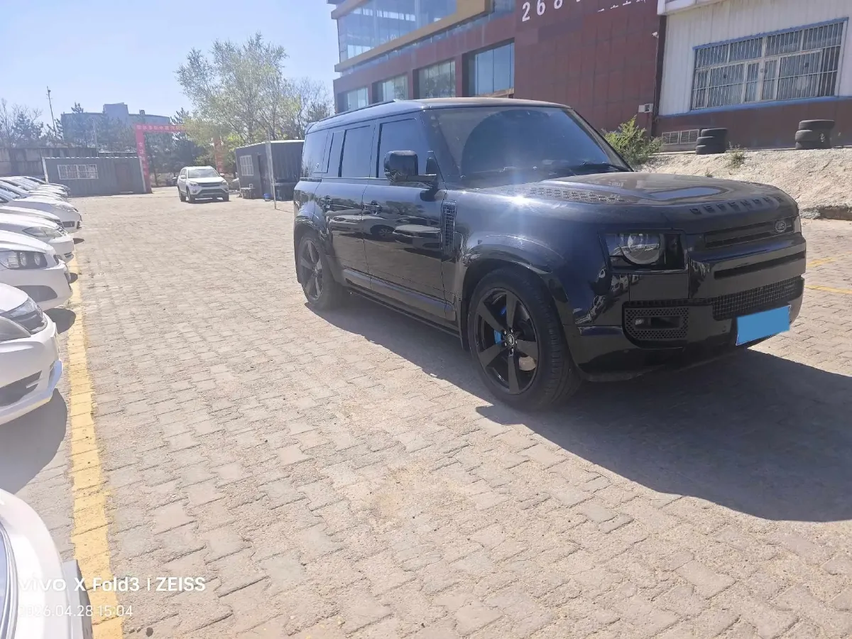2022 Land Rover Defender 3.0T 400HP L6 8AT,autocango,china used car exporter,china ev exporter,chinese used car exporter,chinese used ev exporter