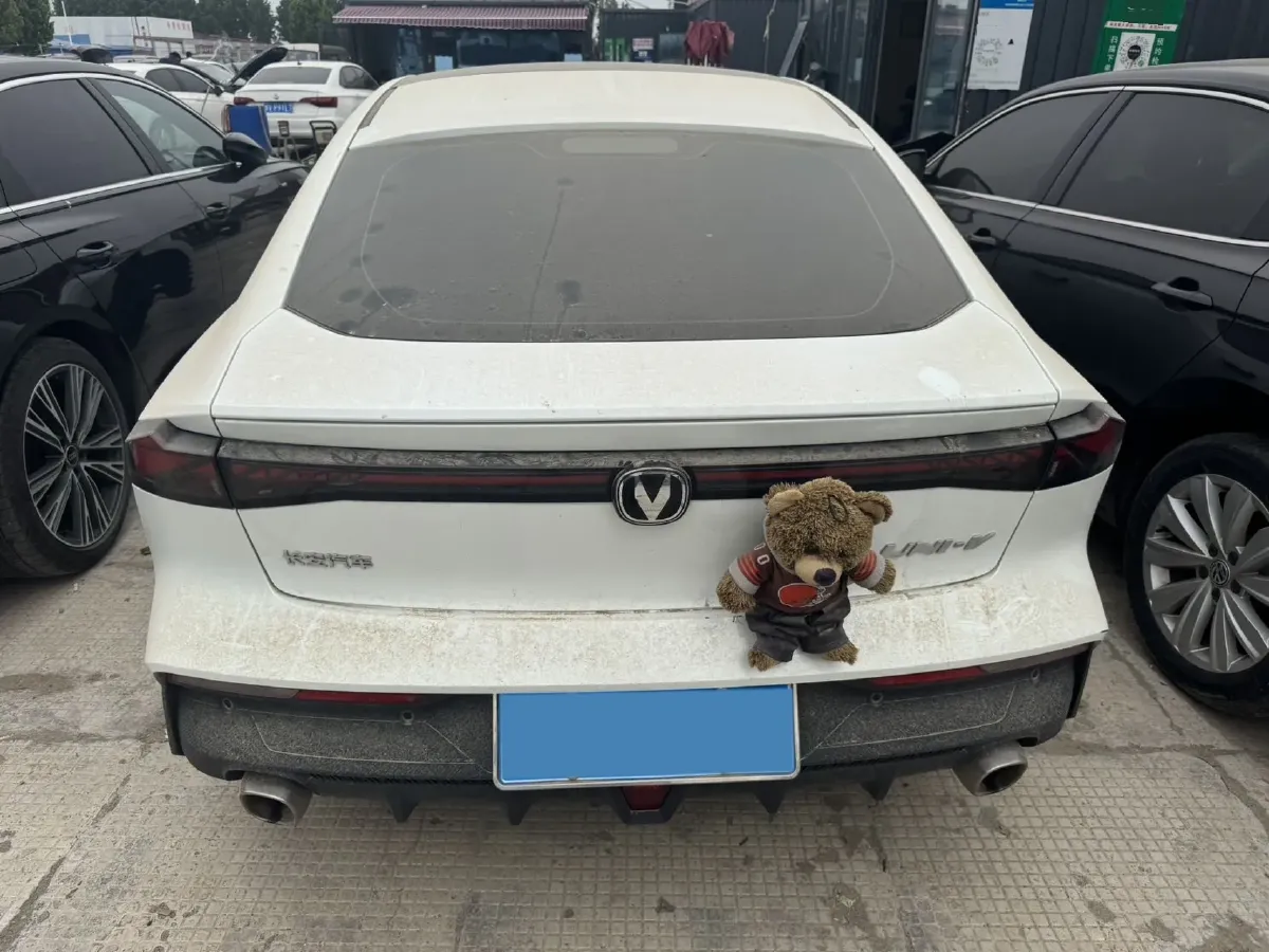 2023 ChangAn UNI-V 1.5T 188HP L4 7DCT,autocango,china used car exporter,china ev exporter,chinese used car exporter,chinese used ev exporter
