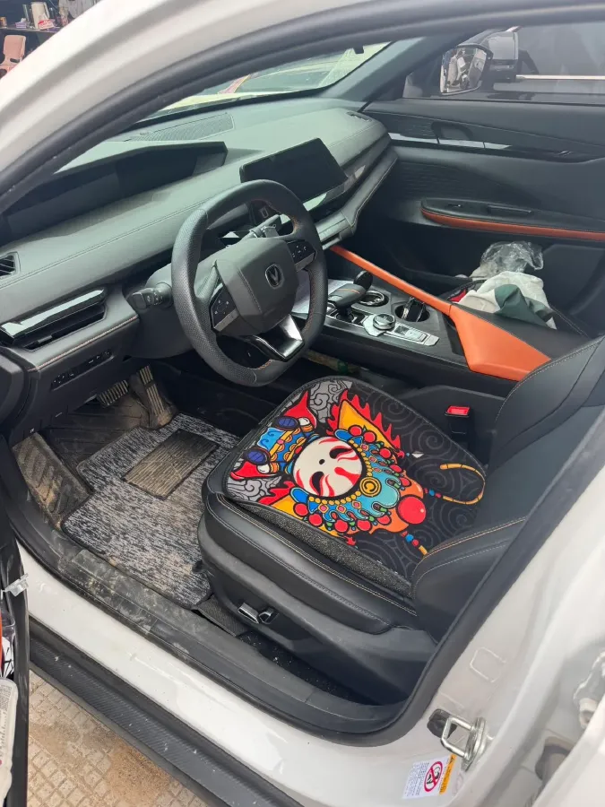 2023 ChangAn UNI-V 1.5T 188HP L4 7DCT,autocango,china used car exporter,china ev exporter,chinese used car exporter,chinese used ev exporter