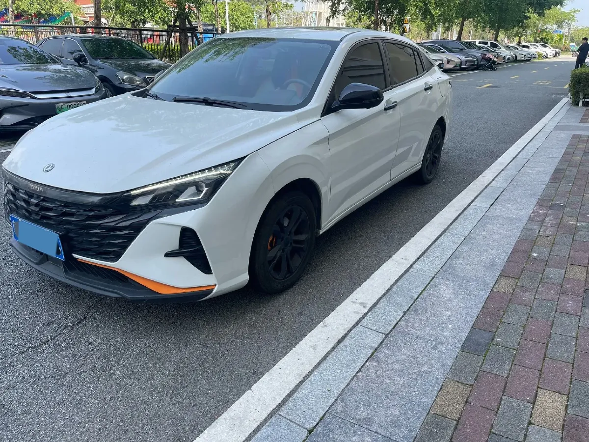 2023 DongFeng Aeolus YiXuan 1.5L 125HP L4 6DCT,autocango,china used car exporter,china ev exporter,chinese used car exporter,chinese used ev exporter