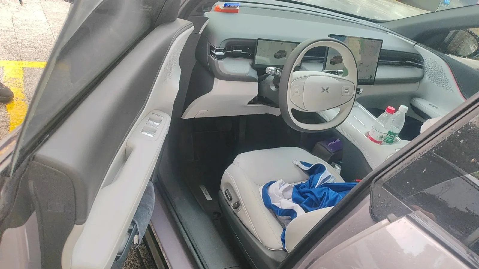 2025 Xpeng G6 BEV 68.5KWH,autocango,china used car exporter,china ev exporter,chinese used car exporter,chinese used ev exporter