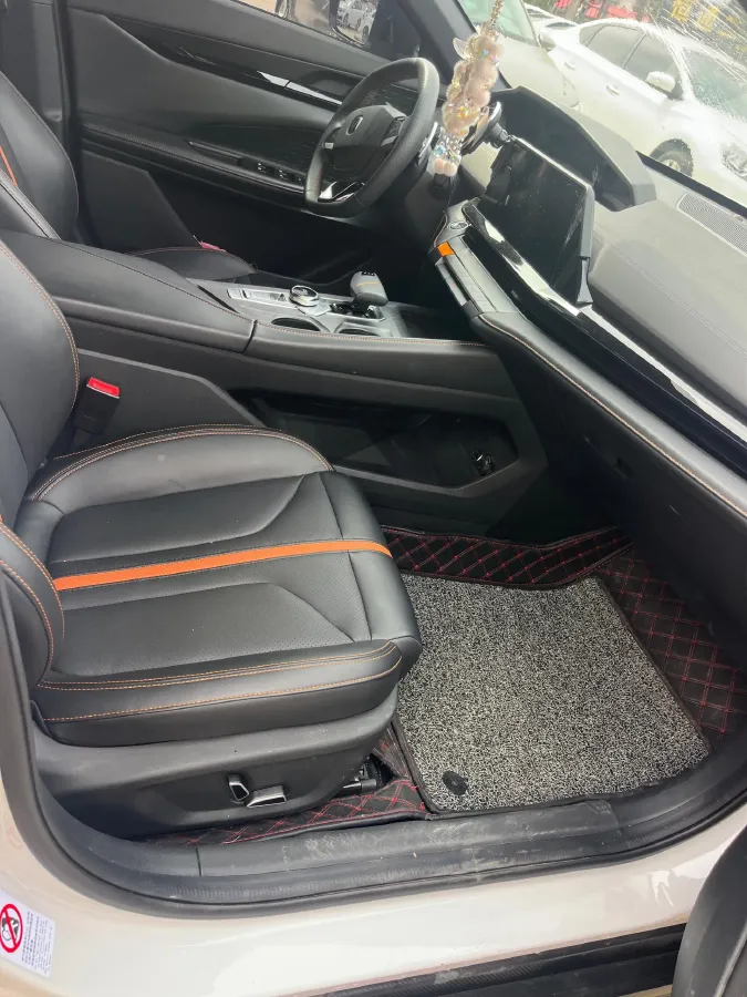 2025 ChangAn UNI-V 1.5T 192HP L4 7DCT,autocango,china used car exporter,china ev exporter,chinese used car exporter,chinese used ev exporter