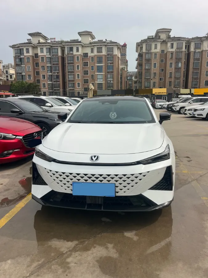 2025 ChangAn UNI-V 1.5T 192HP L4 7DCT,autocango,china used car exporter,china ev exporter,chinese used car exporter,chinese used ev exporter