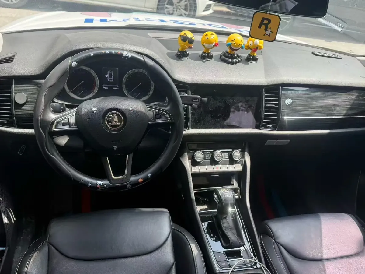 2018 Skoda Kodiak 2.0T 186HP L4 7DCT,autocango,china used car exporter,china ev exporter,chinese used car exporter,chinese used ev exporter