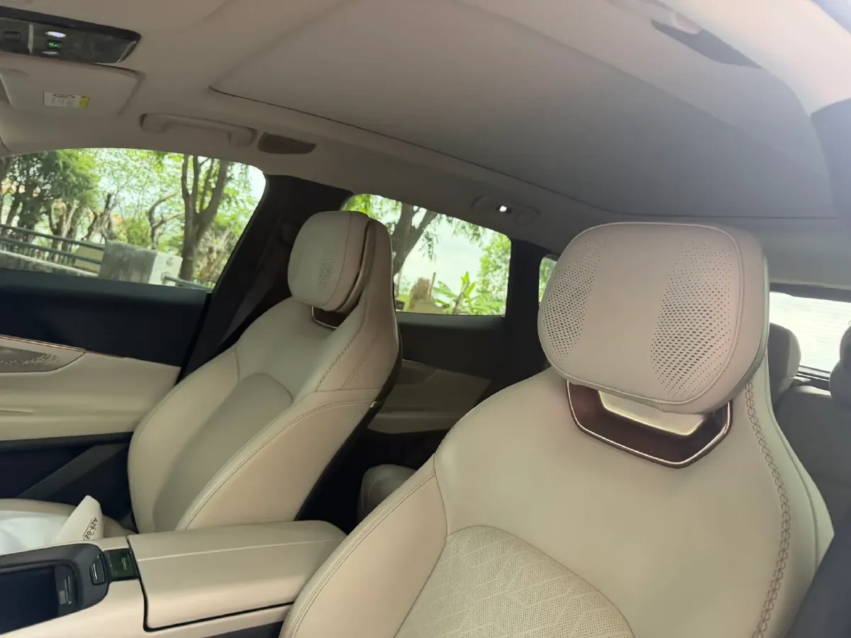 2023 LYNK&CO 08 EM-P 1.5T 163HP L4 3DHT PHEV 39.6KWH,autocango,china used car exporter,china ev exporter,chinese used car exporter,chinese used ev exporter