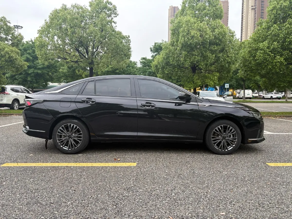 2023 DongFeng Aeolus YiXuan MAX 1.5T 190HP L4 7DCT,autocango,china used car exporter,china ev exporter,chinese used car exporter,chinese used ev exporter