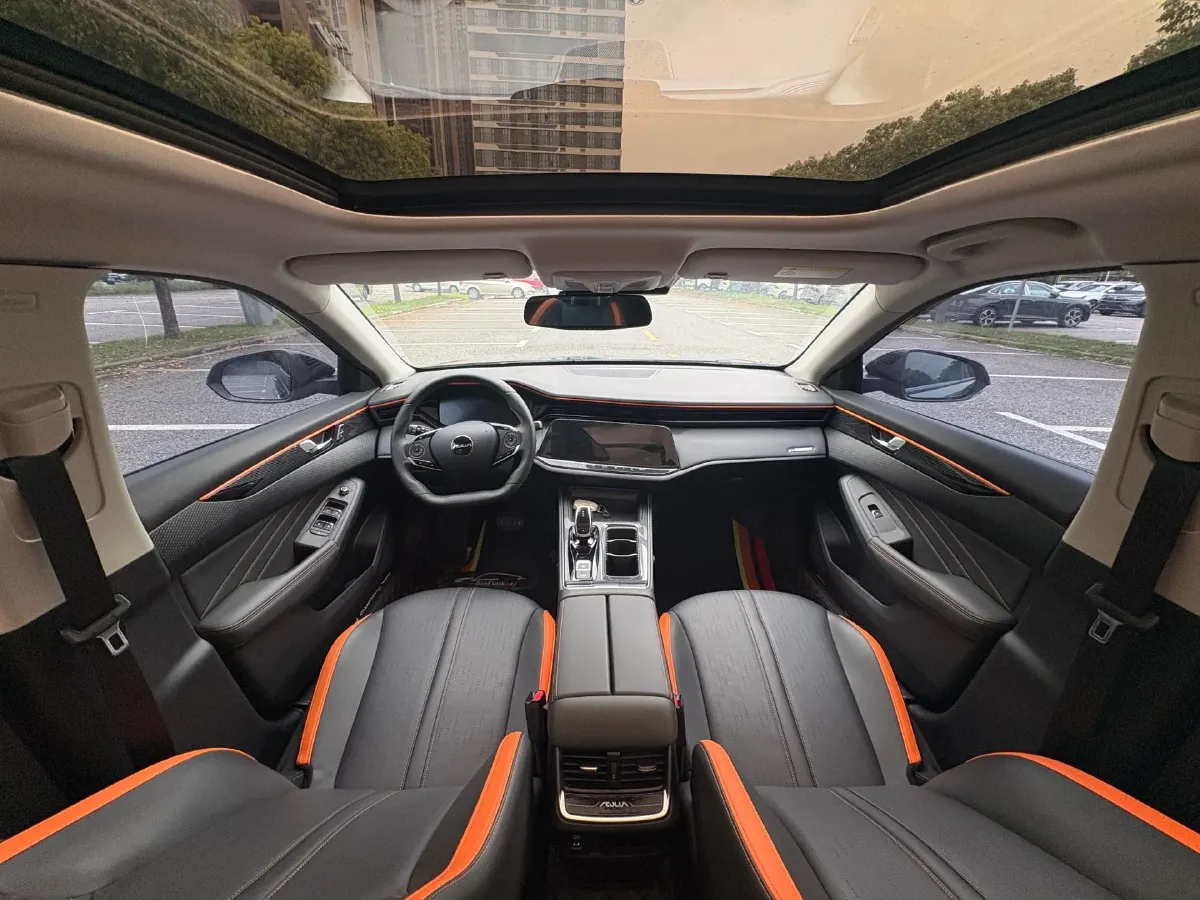 2023 DongFeng Aeolus YiXuan MAX 1.5T 190HP L4 7DCT,autocango,china used car exporter,china ev exporter,chinese used car exporter,chinese used ev exporter