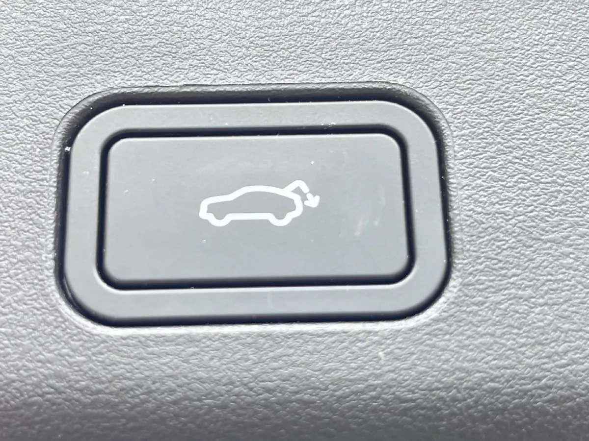 2024 Geely Monjaro 2.0T 238HP L4 8AT,autocango,china used car exporter,china ev exporter,chinese used car exporter,chinese used ev exporter