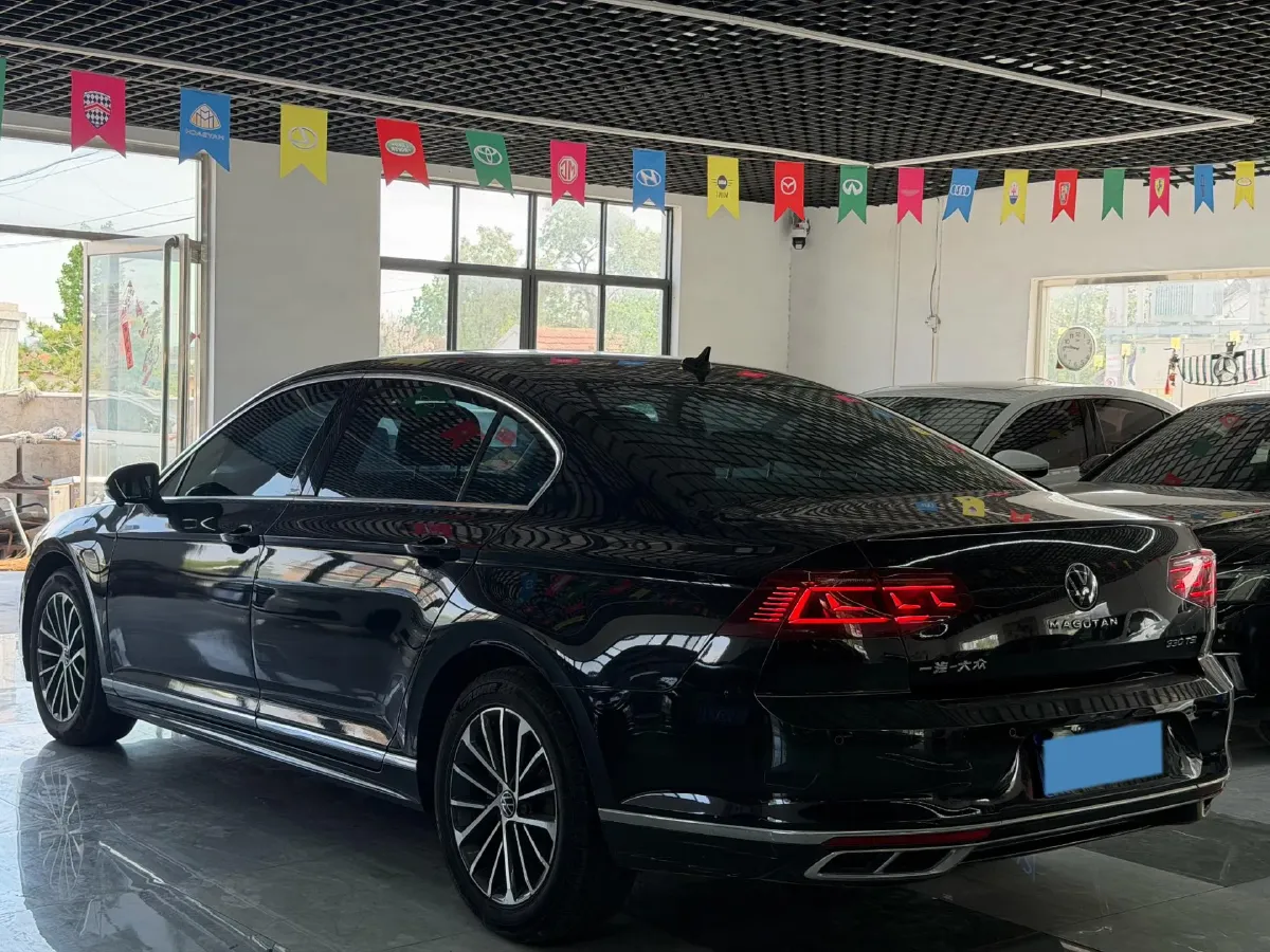 2023 Volkswagen Magotan 2.0T 186HP L4 7DCT,autocango,china used car exporter,china ev exporter,chinese used car exporter,chinese used ev exporter