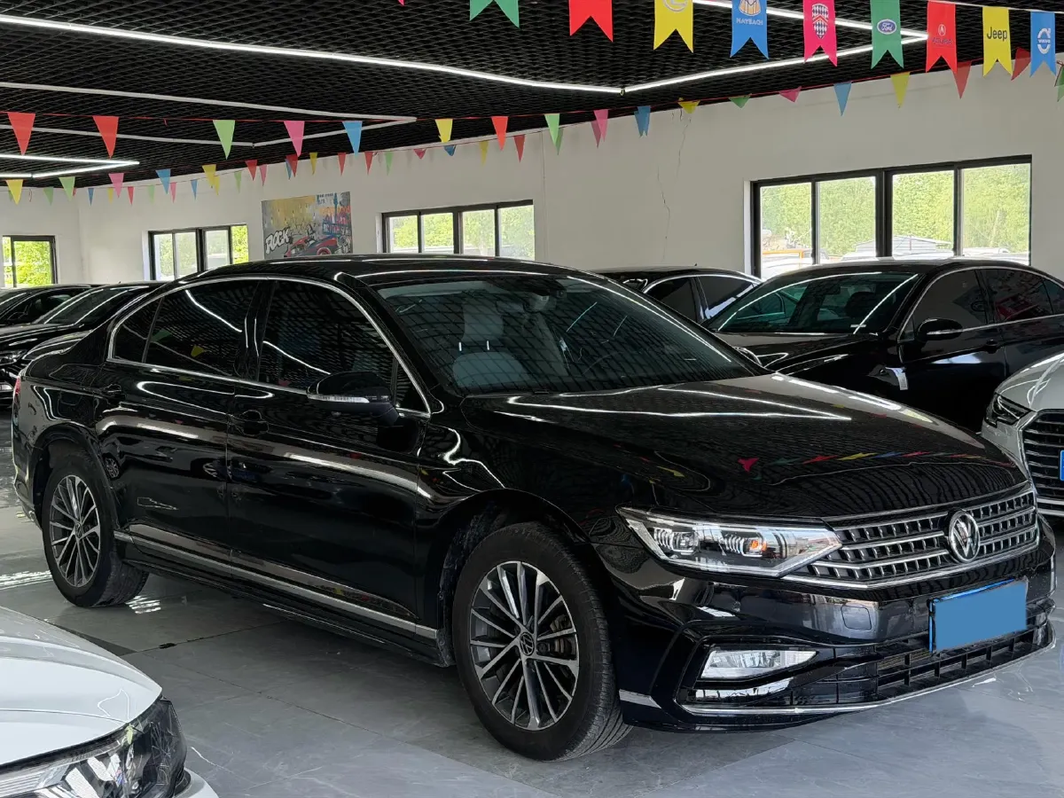 2023 Volkswagen Magotan 2.0T 186HP L4 7DCT,autocango,china used car exporter,china ev exporter,chinese used car exporter,chinese used ev exporter