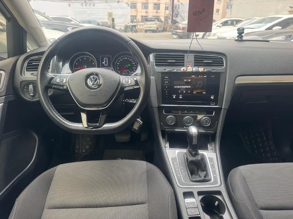2020 Volkswagen Golf 1.2T 116HP L4 7DCT,autocango,china used car exporter,china ev exporter,chinese used car exporter,chinese used ev exporter