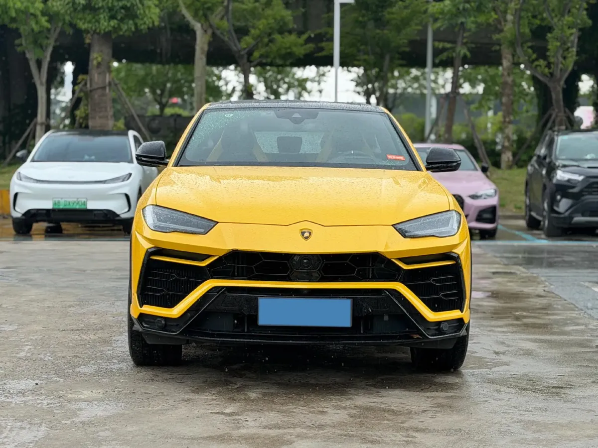 2021 Lamborghini Urus 4.0T 641HP V8 8AT,autocango,china used car exporter,china ev exporter,chinese used car exporter,chinese used ev exporter