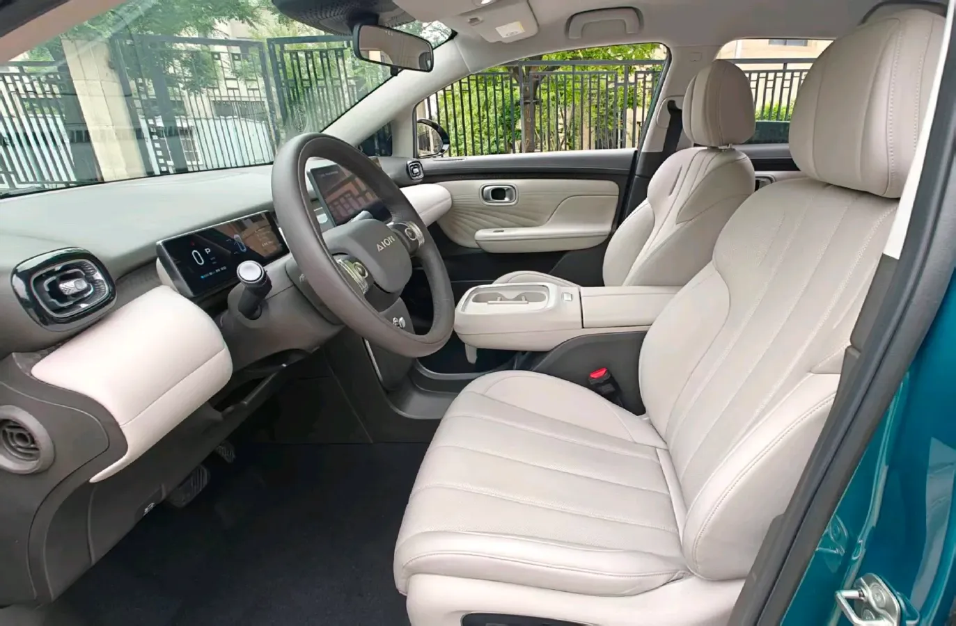 2025 Aion AION UT BEV 44.257/44.12/44.133KWH,autocango,china used car exporter,china ev exporter,chinese used car exporter,chinese used ev exporter