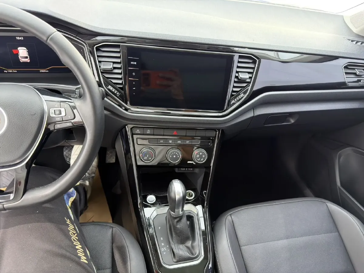 2021 Volkswagen T-Roc 1.4T 150HP L4 7DCT,autocango,china used car exporter,china ev exporter,chinese used car exporter,chinese used ev exporter