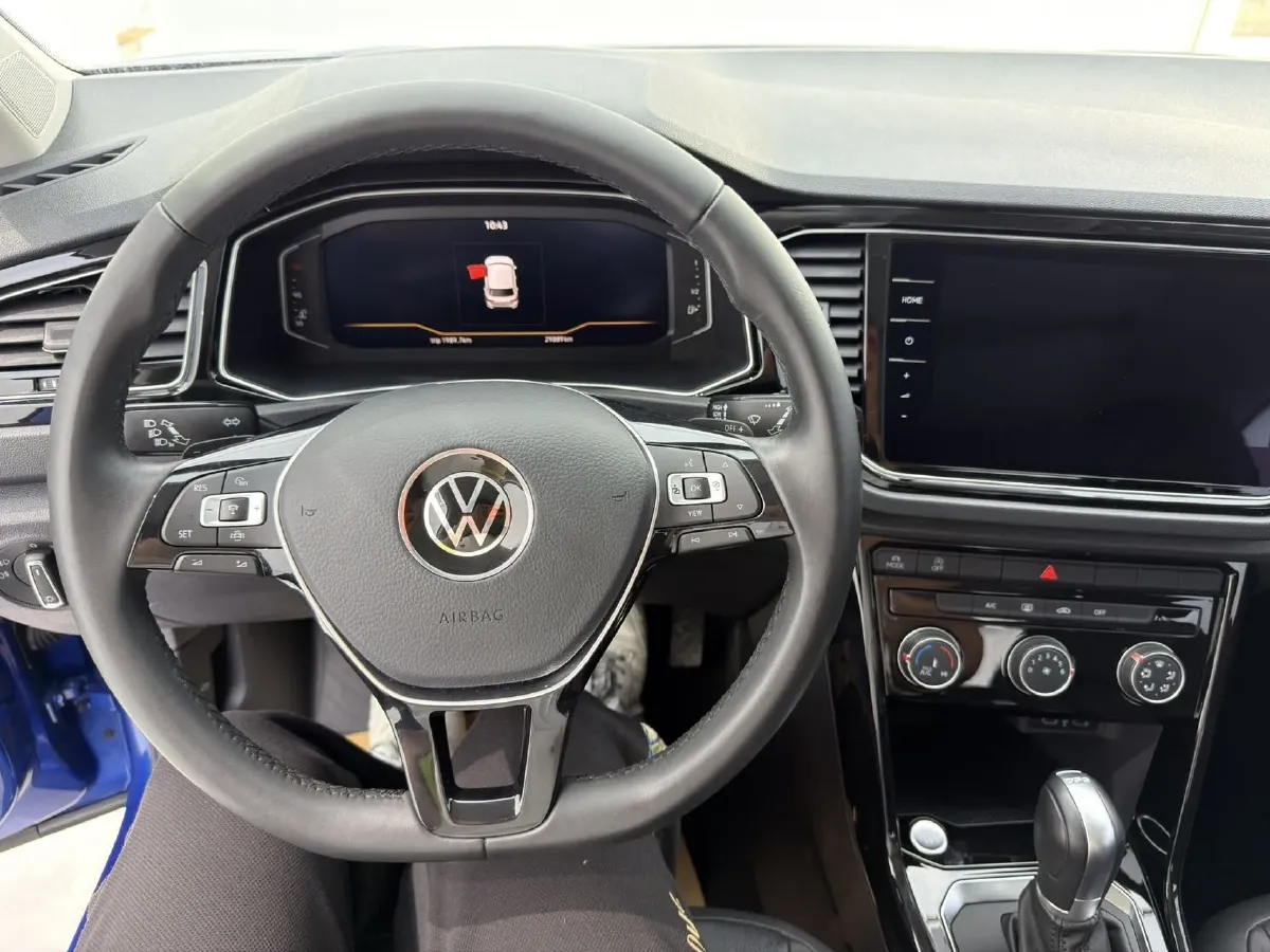 2021 Volkswagen T-Roc 1.4T 150HP L4 7DCT,autocango,china used car exporter,china ev exporter,chinese used car exporter,chinese used ev exporter