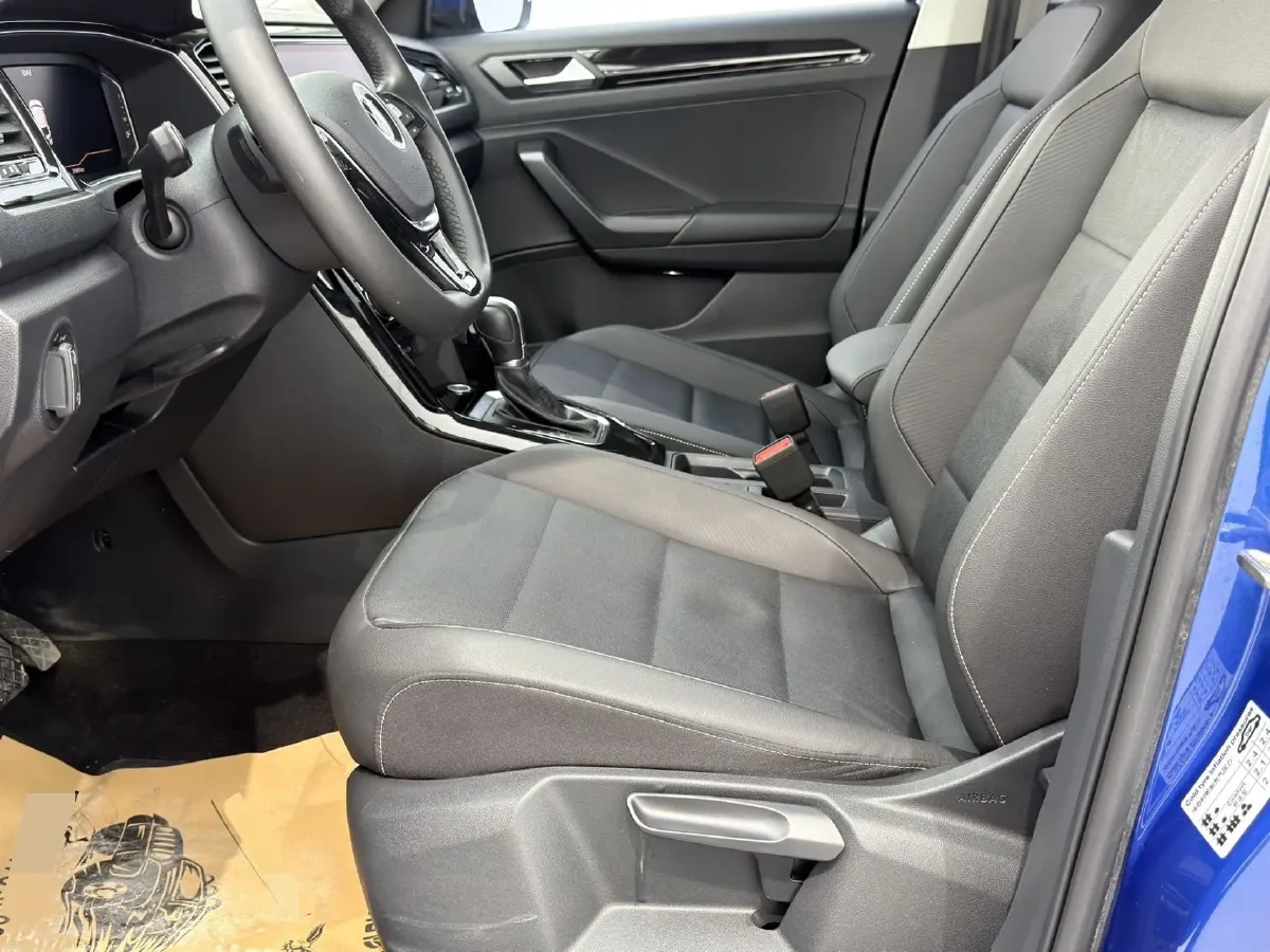 2021 Volkswagen T-Roc 1.4T 150HP L4 7DCT,autocango,china used car exporter,china ev exporter,chinese used car exporter,chinese used ev exporter