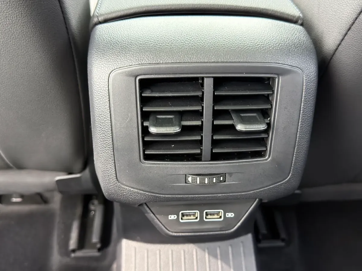 2021 Volkswagen T-Roc 1.4T 150HP L4 7DCT,autocango,china used car exporter,china ev exporter,chinese used car exporter,chinese used ev exporter