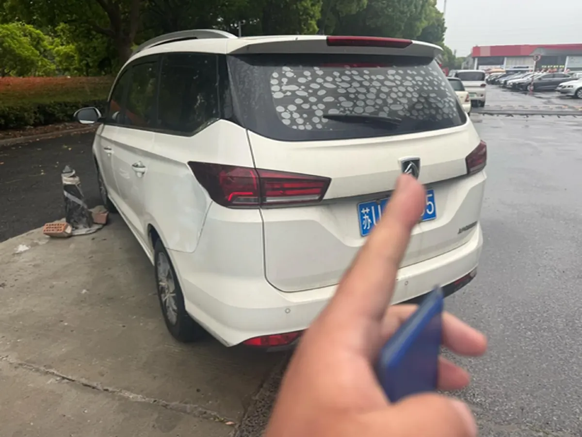 2019 BaoJun 360 1.5L 105HP L4 CVT,autocango,china used car exporter,china ev exporter,chinese used car exporter,chinese used ev exporter