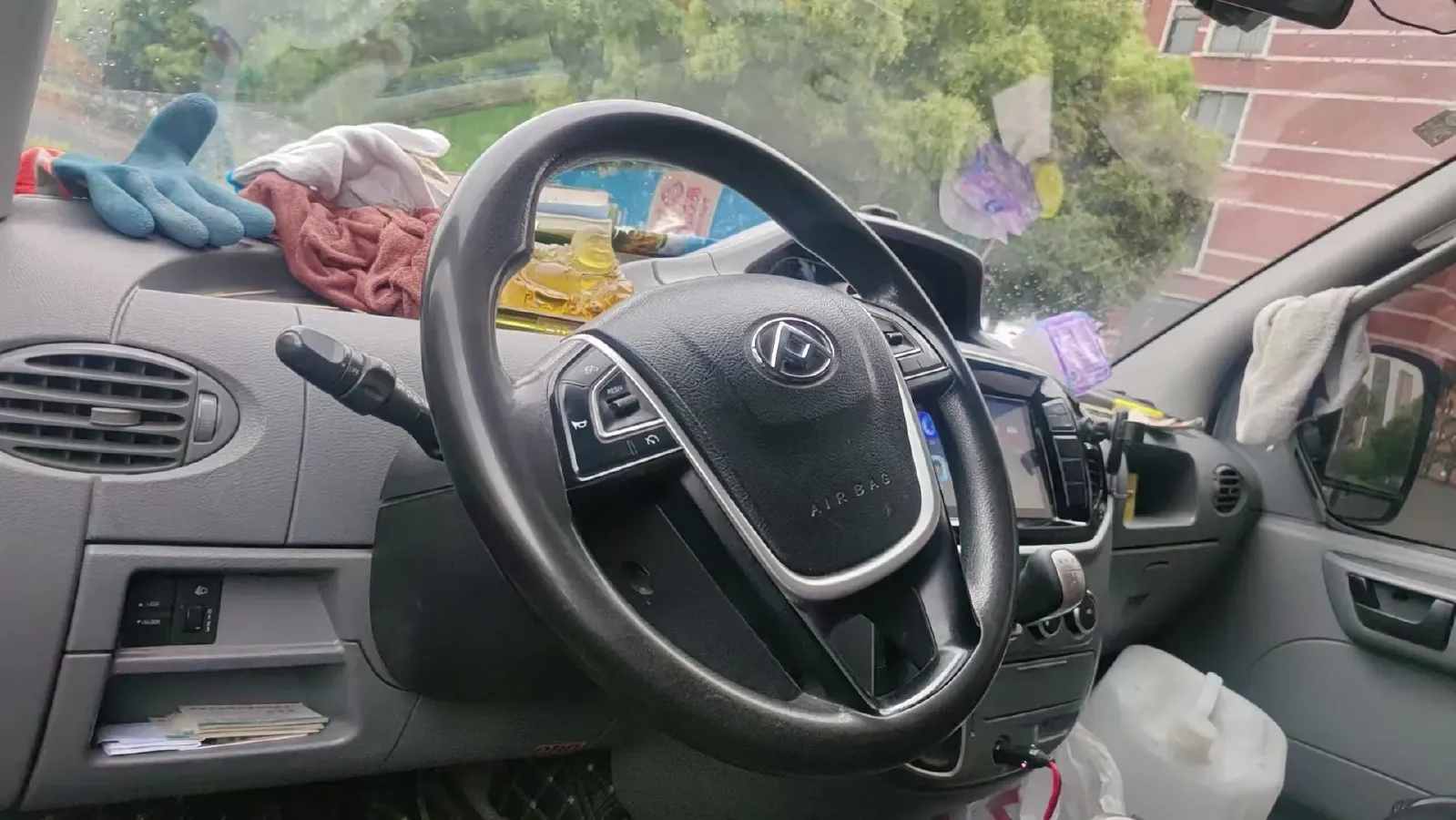 2021 MAXUS XinTu V80 2.0T 127HP L4 6MT,autocango,china used car exporter,china ev exporter,chinese used car exporter,chinese used ev exporter