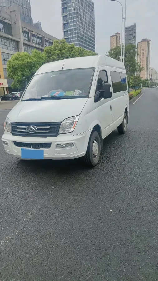 2021 MAXUS XinTu V80 2.0T 127HP L4 6MT,autocango,china used car exporter,china ev exporter,chinese used car exporter,chinese used ev exporter