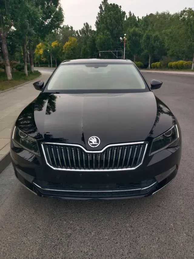 2019 Skoda Superb 1.4T 150HP L4 7DCT,autocango,china used car exporter,china ev exporter,chinese used car exporter,chinese used ev exporter