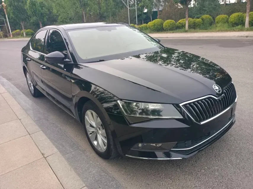 2019 Skoda Superb 1.4T 150HP L4 7DCT,autocango,china used car exporter,china ev exporter,chinese used car exporter,chinese used ev exporter