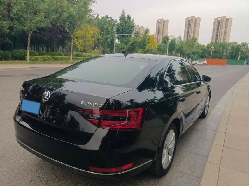 2019 Skoda Superb 1.4T 150HP L4 7DCT,autocango,china used car exporter,china ev exporter,chinese used car exporter,chinese used ev exporter